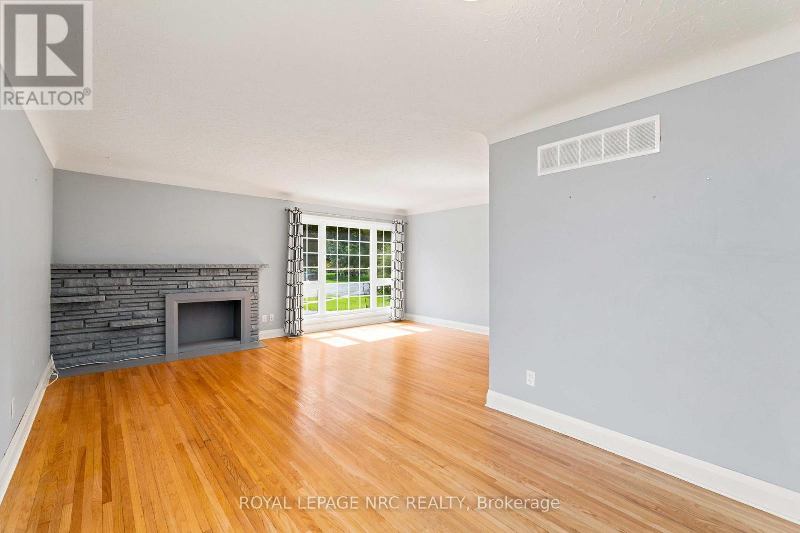 45 Woodcroft Crescent, Welland, Ontario  L3C 2H6 - Photo 8 - X14101752