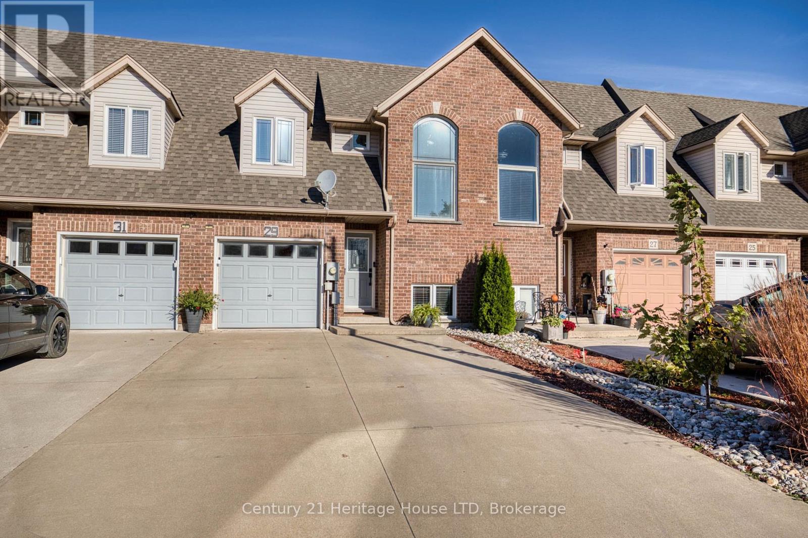 29 BLUEGRASS CRESCENT, St. Catharines, Ontario