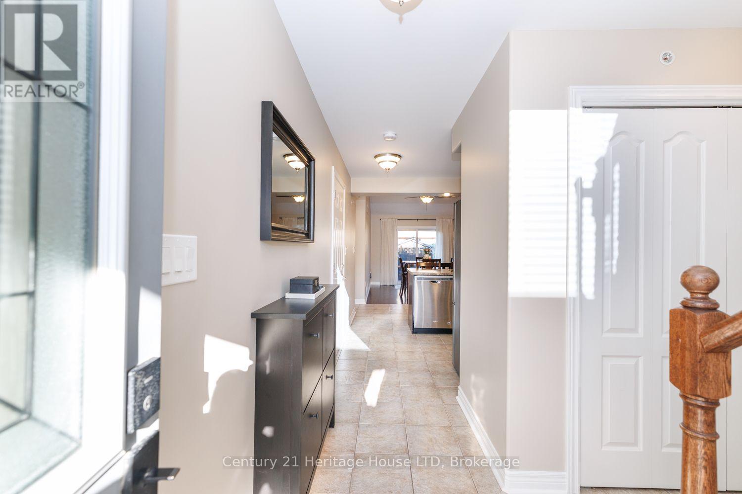 29 Bluegrass Crescent, St. Catharines, Ontario  L2P 0A8 - Photo 3 - X14101814