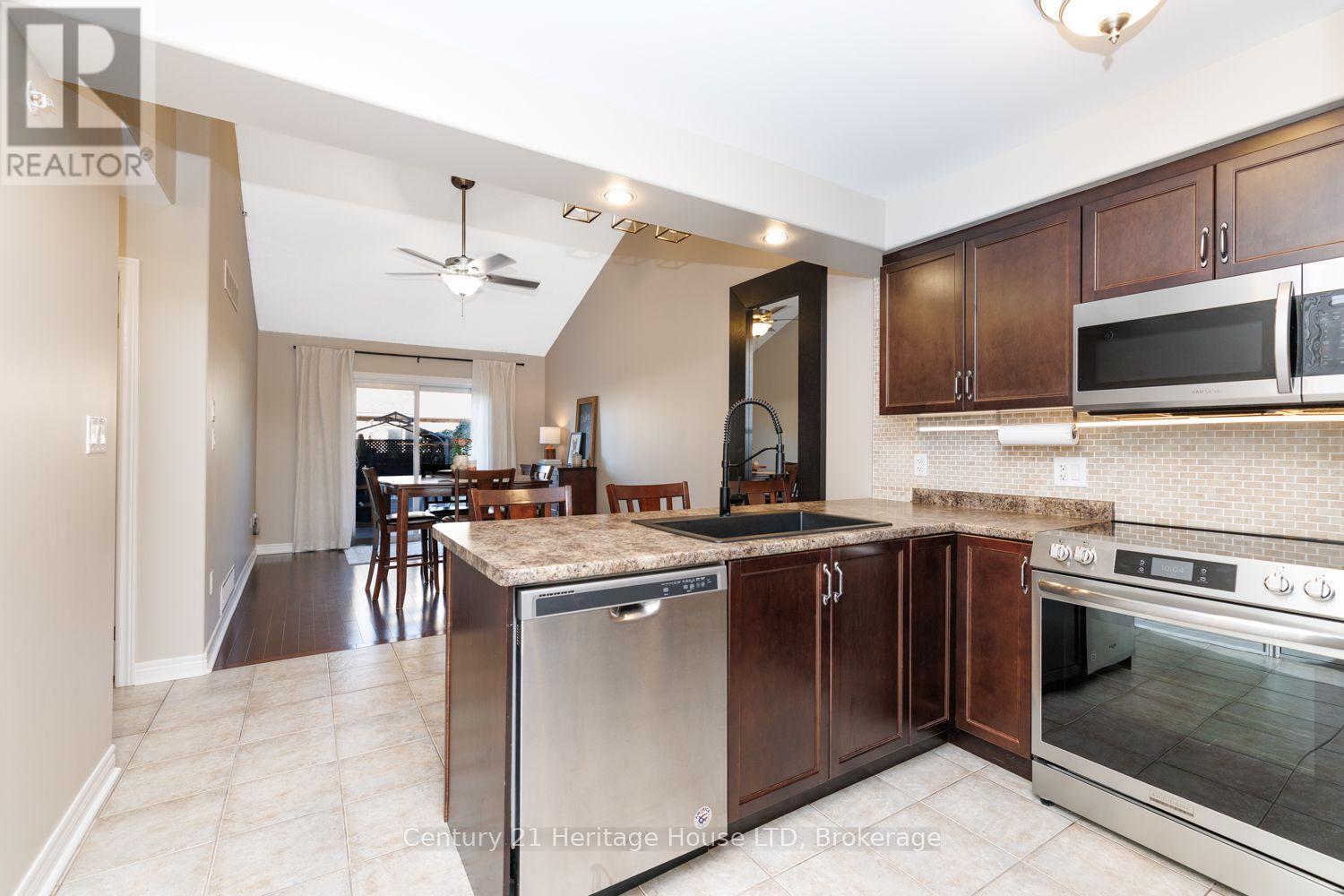29 Bluegrass Crescent, St. Catharines, Ontario  L2P 0A8 - Photo 4 - X14101814