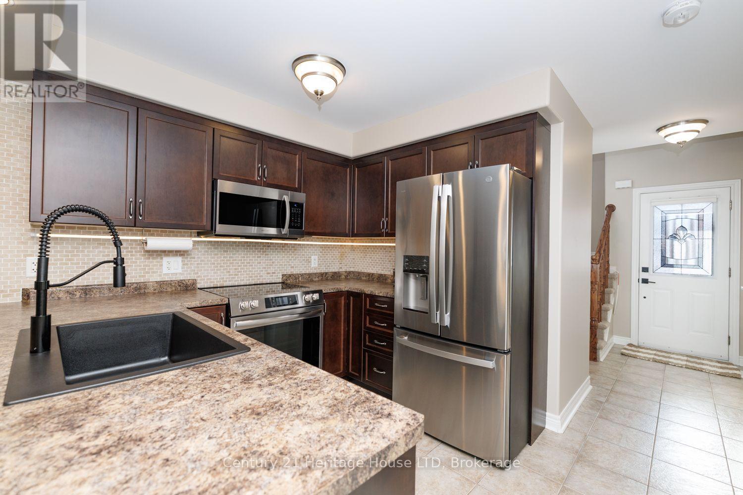 29 Bluegrass Crescent, St. Catharines, Ontario  L2P 0A8 - Photo 6 - X14101814