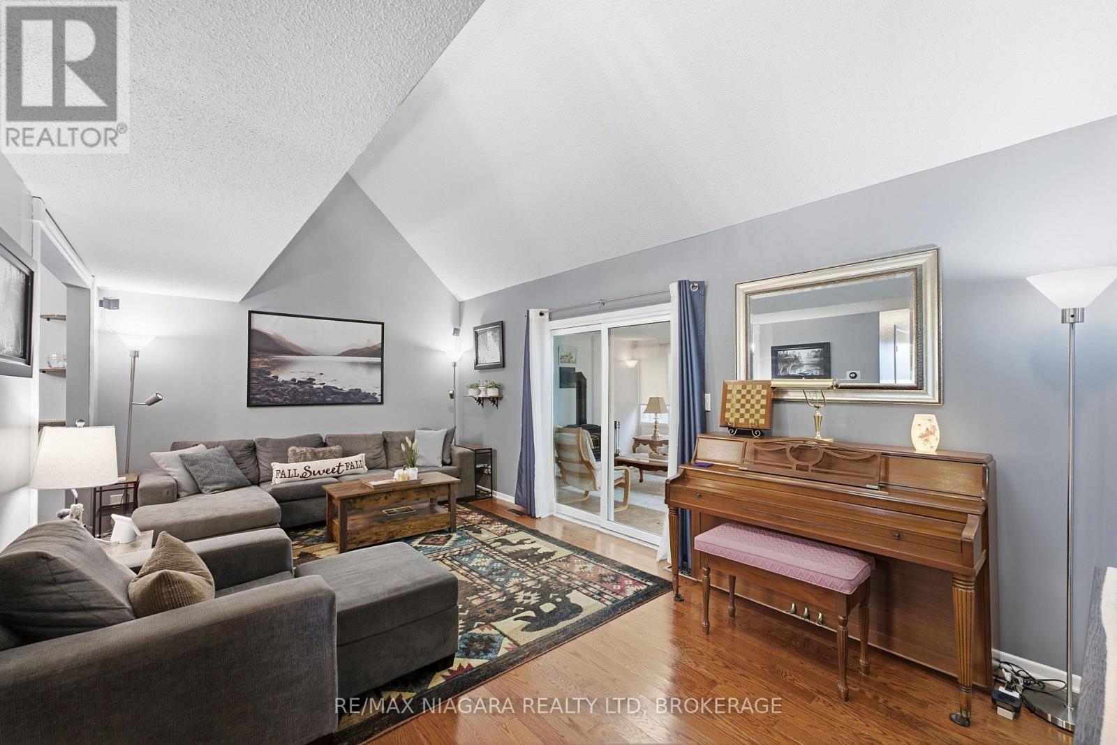 106 St. Augustine Drive, St. Catharines, Ontario  L2P 3W9 - Photo 4 - X14102546