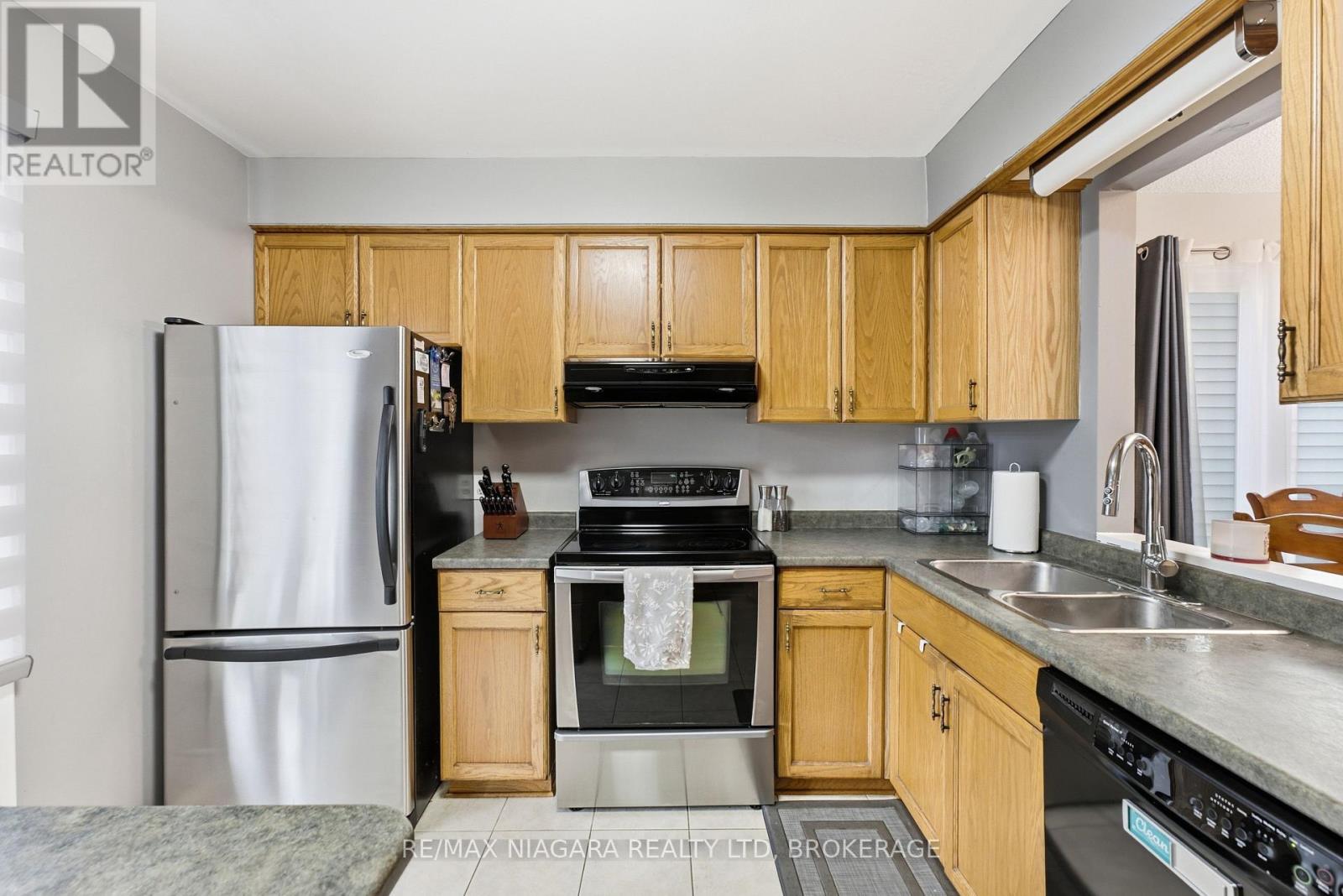 106 St. Augustine Drive, St. Catharines, Ontario  L2P 3W9 - Photo 8 - X14102546