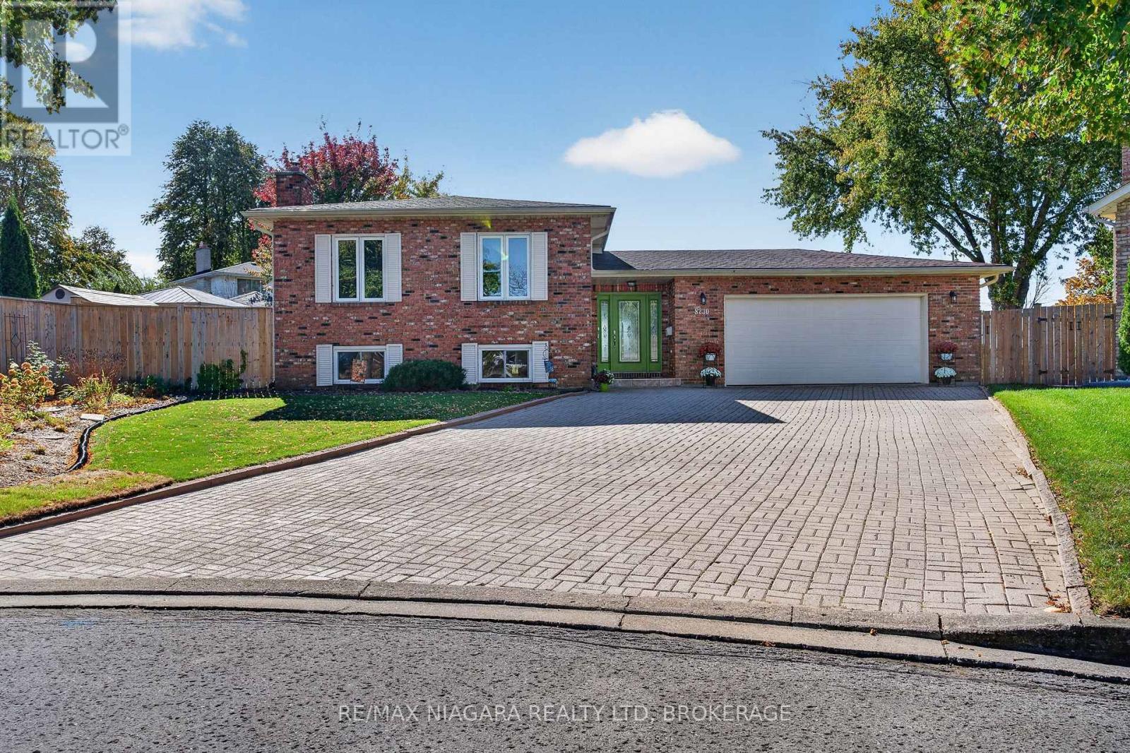 8230 LEXINGTON COURT, Niagara Falls, Ontario