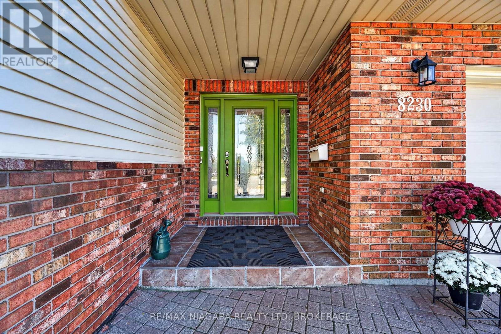8230 Lexington Court, Niagara Falls, Ontario  L2H 1W4 - Photo 7 - X14102636