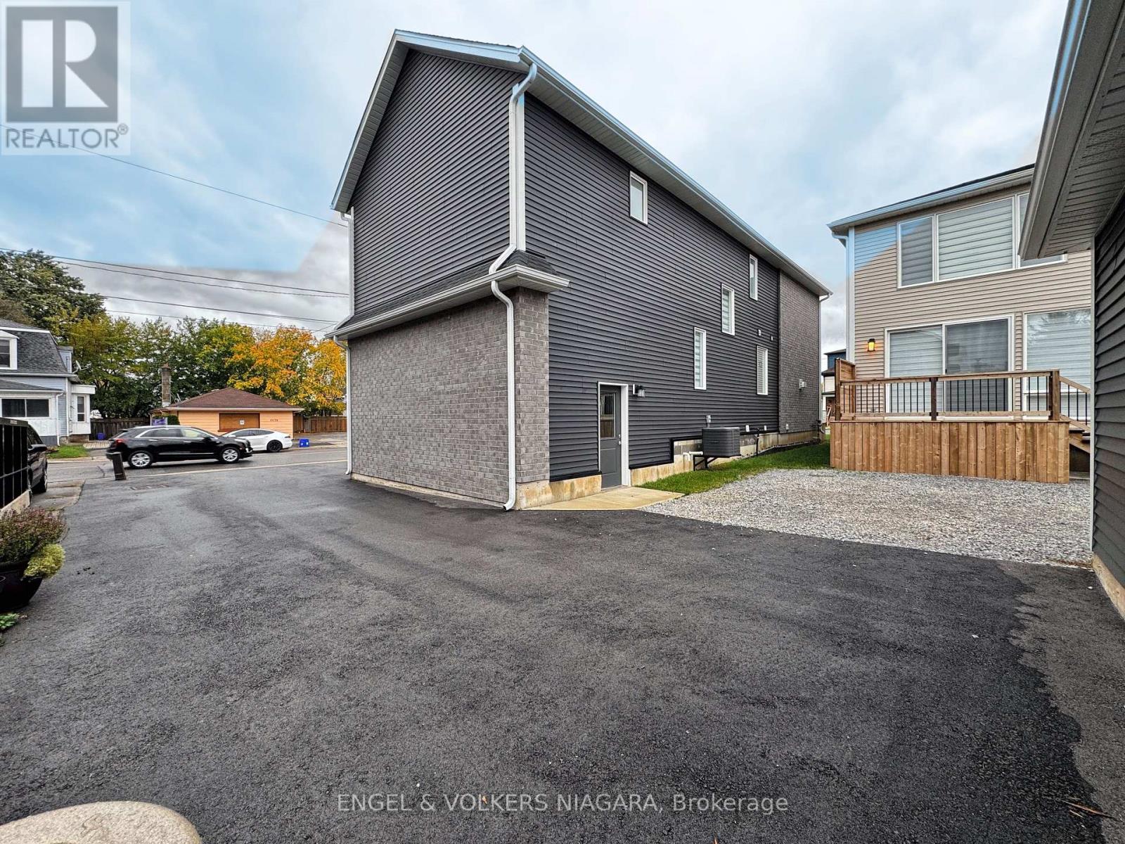 4499 Fourth Avenue, Niagara Falls, Ontario  L2E 4N4 - Photo 8 - X14103172