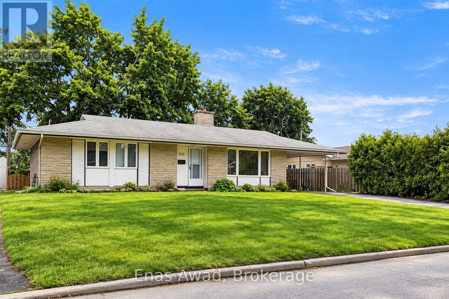 1222 Stanton Road, Ottawa, Ontario  K2C 3E2 - Photo 2 - X14104058