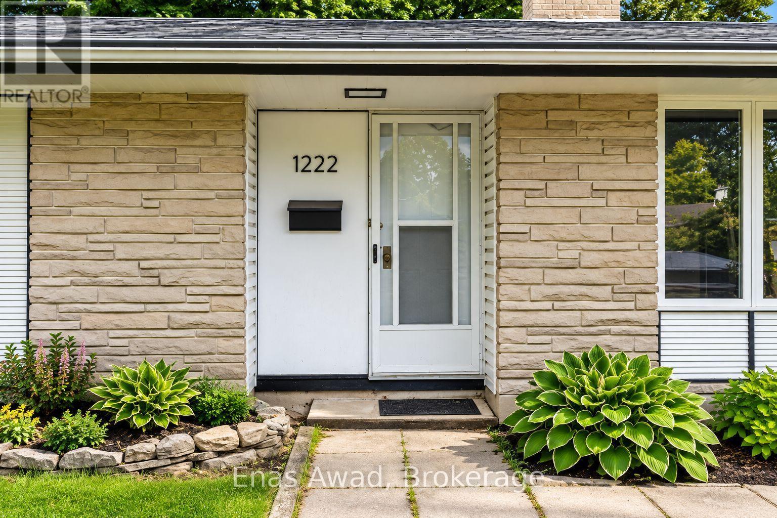 1222 Stanton Road, Ottawa, Ontario  K2C 3E2 - Photo 3 - X14104058