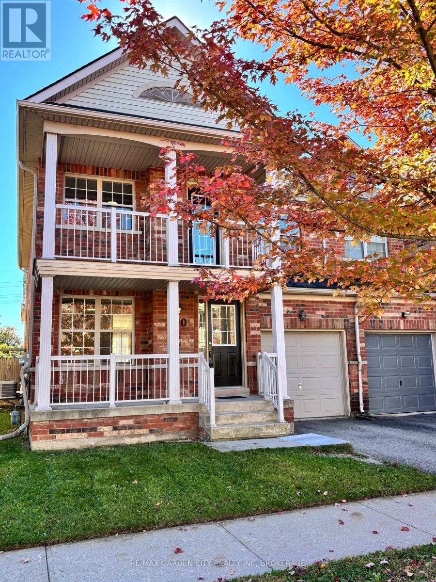 100 YOUNG CRESCENT, Niagara-on-the-Lake, Ontario