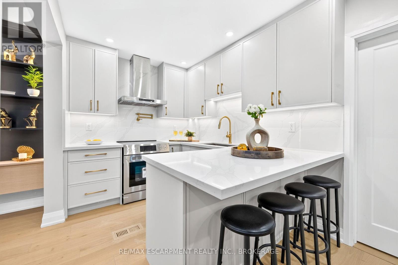 5662 Morden Drive, Niagara Falls, Ontario  L2E 3C5 - Photo 6 - X14104890