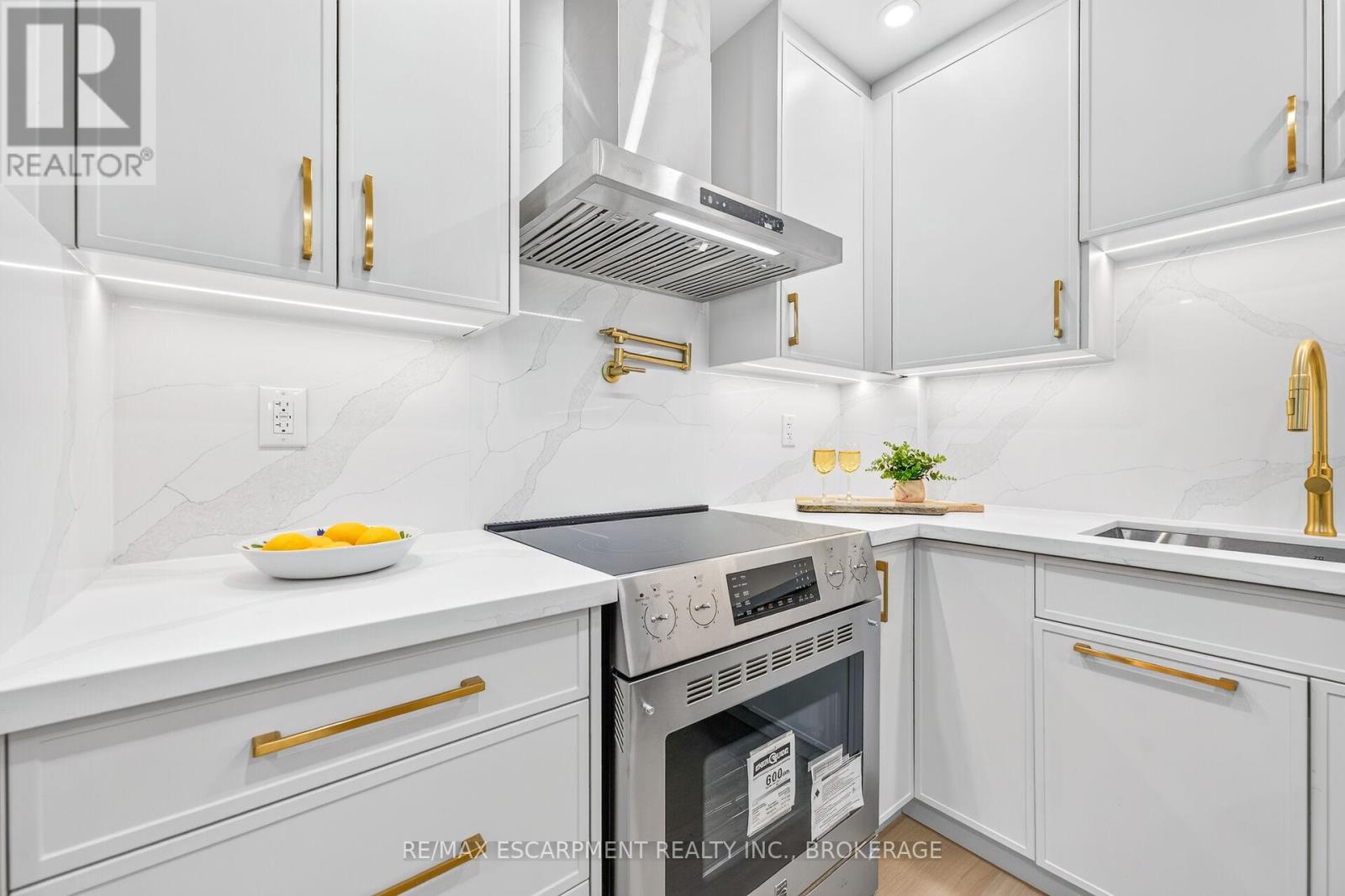 5662 Morden Drive, Niagara Falls, Ontario  L2E 3C5 - Photo 7 - X14104890