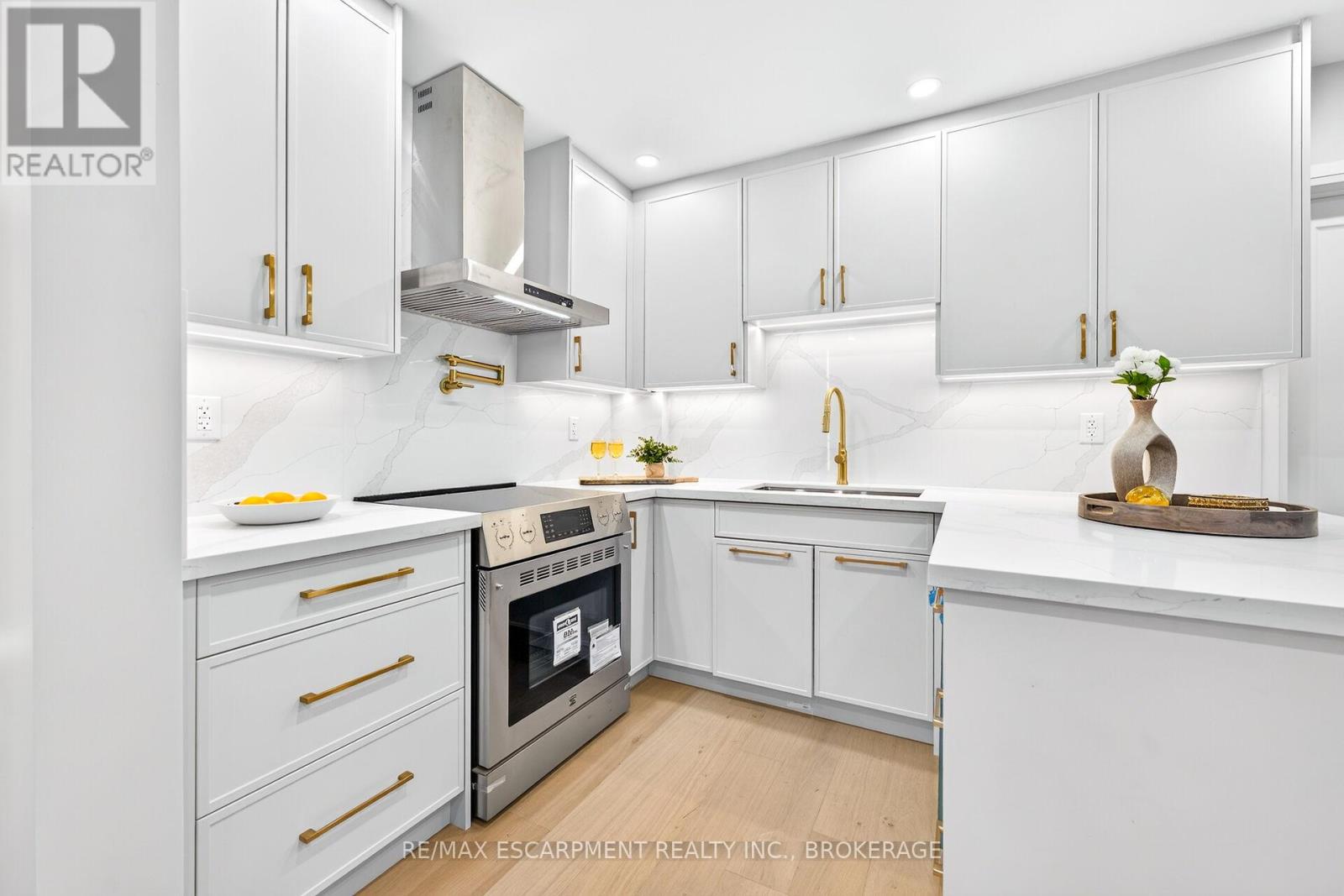 5662 Morden Drive, Niagara Falls, Ontario  L2E 3C5 - Photo 8 - X14104890