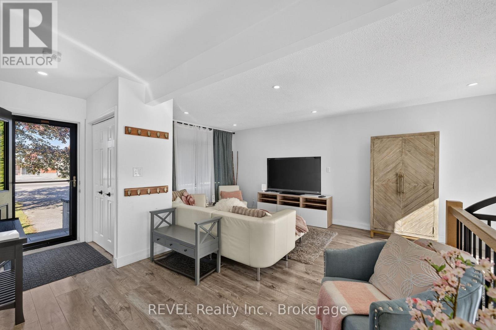 1329 Niagara Stone Road, Niagara-On-The-Lake, Ontario  L0S 1J0 - Photo 10 - X14105350