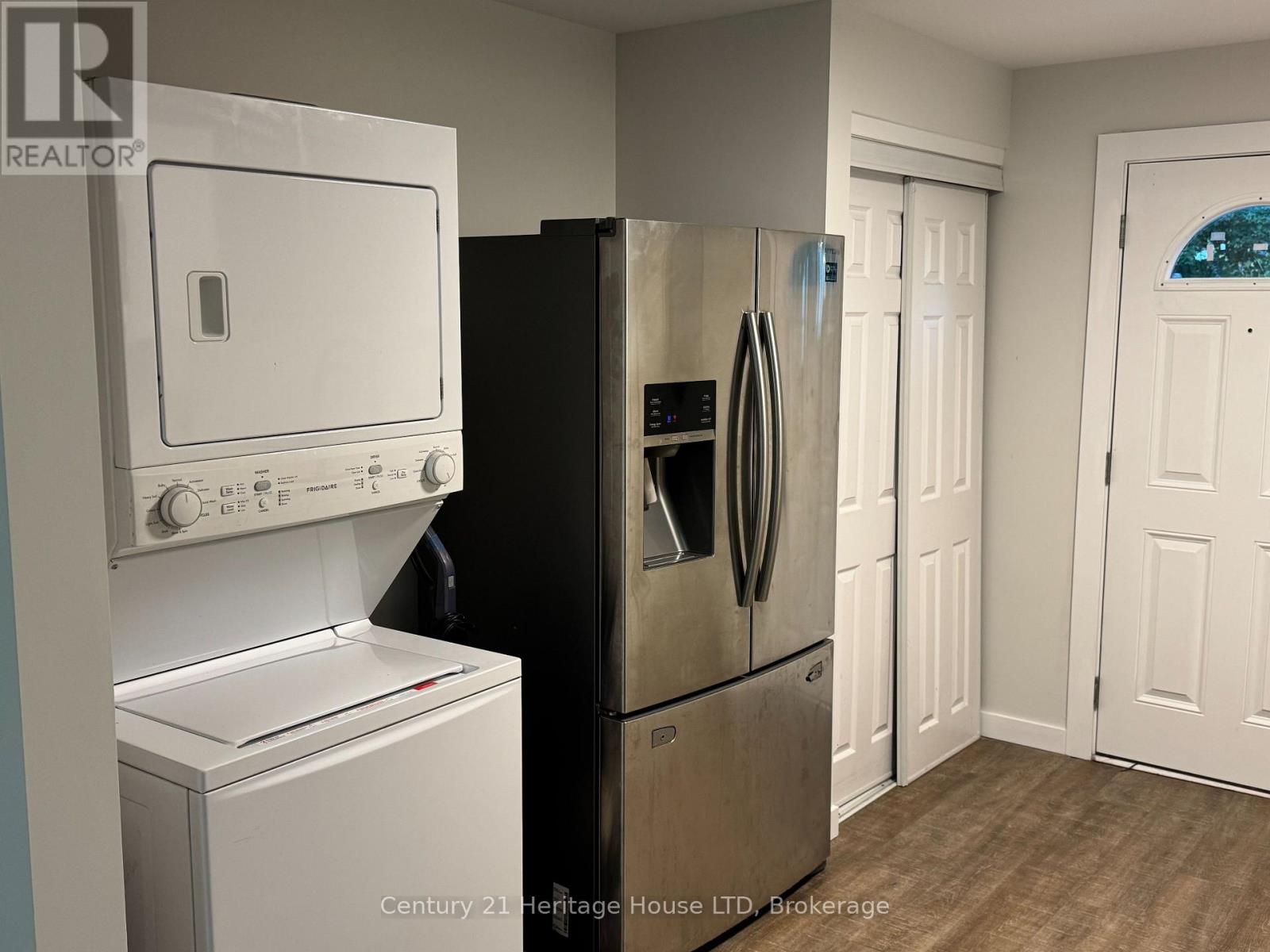 2 - 28 Princess Street, Fort Erie, Ontario  L2A 1V6 - Photo 2 - X14105986