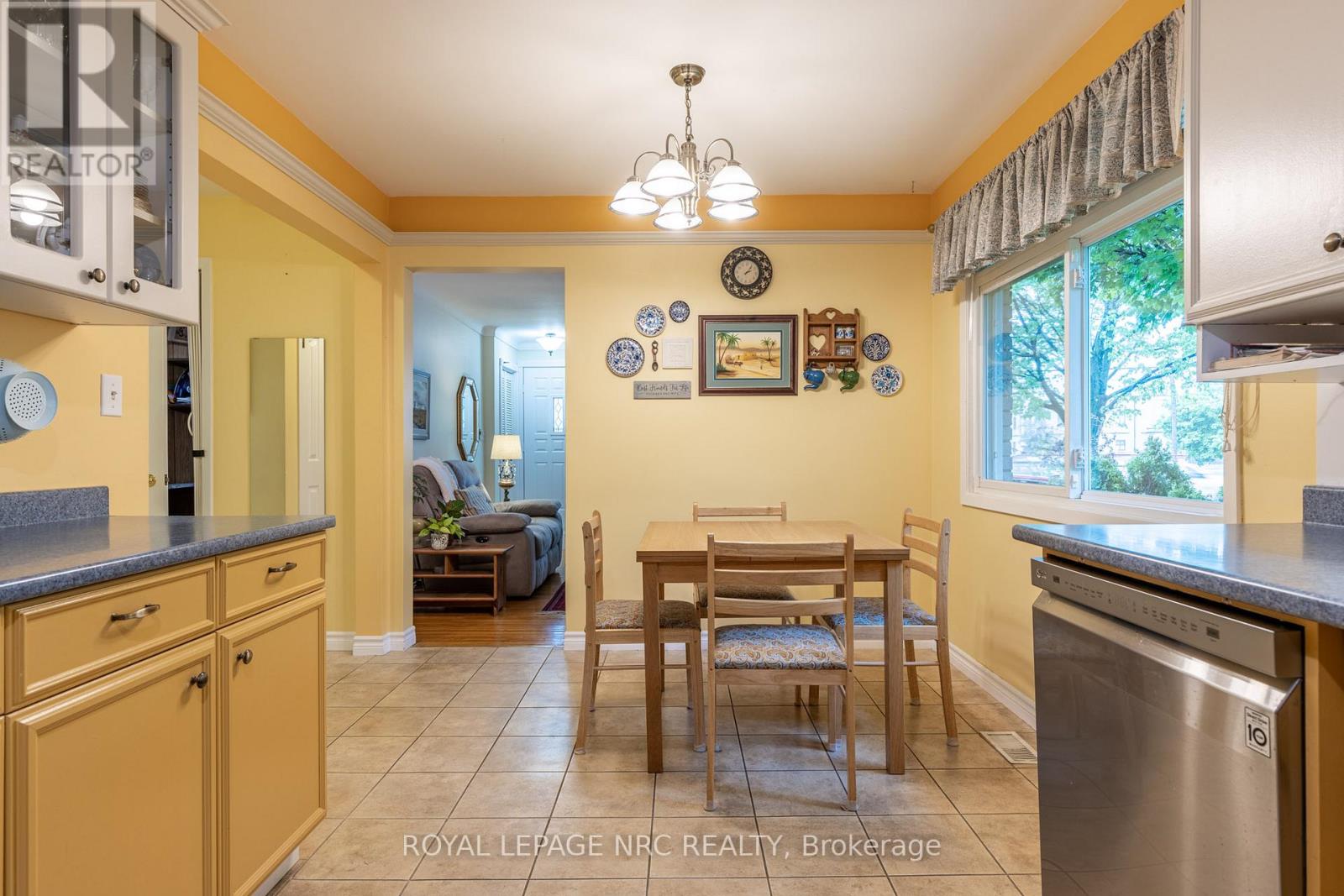542 Lake Street, St. Catharines, Ontario  L2N 4H8 - Photo 10 - X14106072