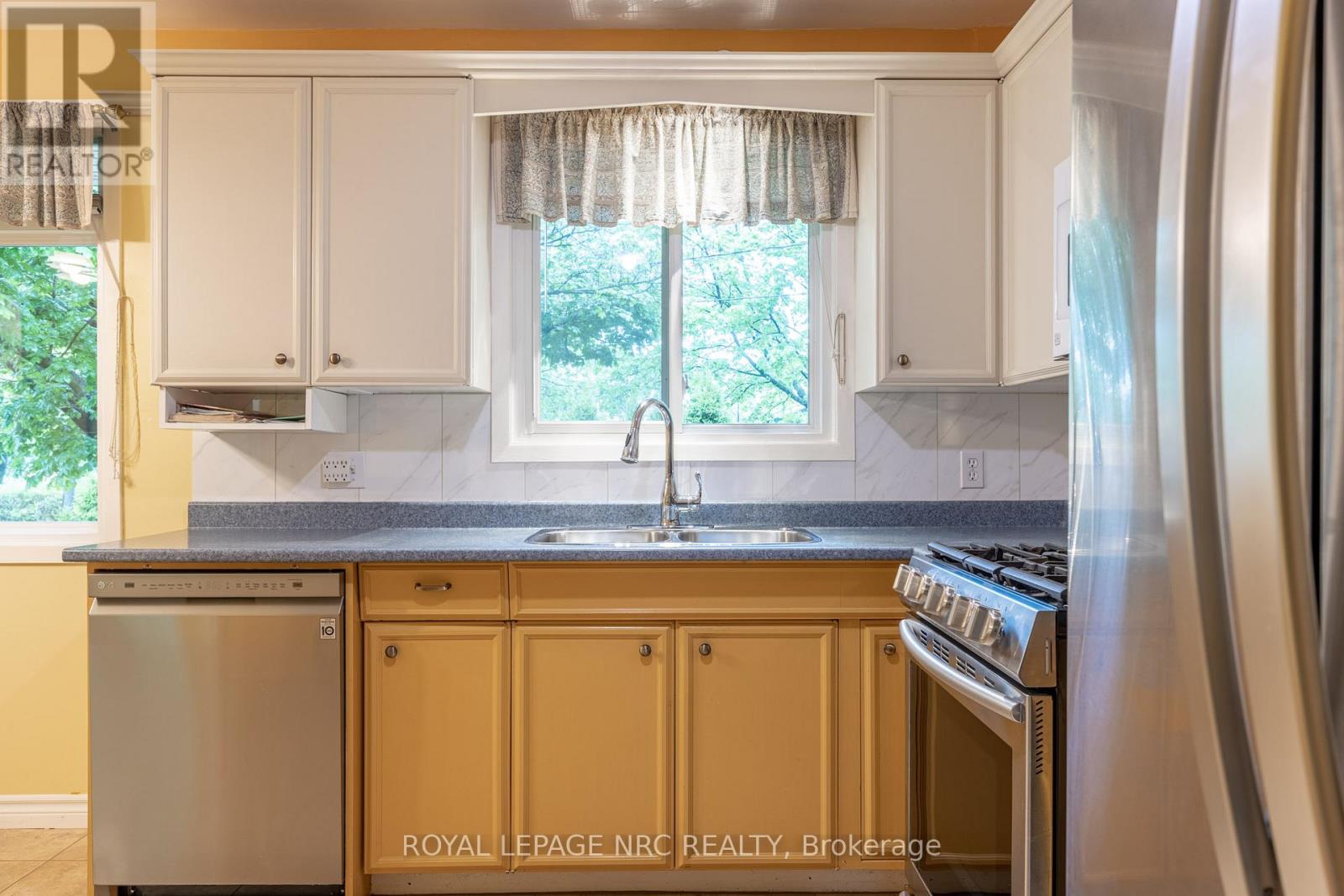 542 Lake Street, St. Catharines, Ontario  L2N 4H8 - Photo 12 - X14106072