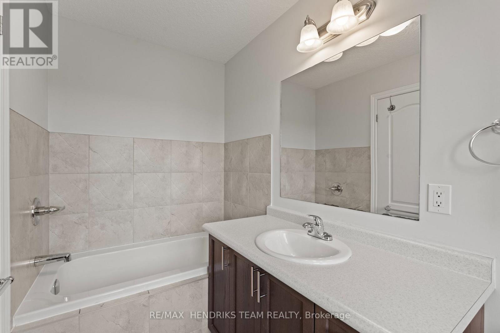 35 Sunset Way, Thorold, Ontario  L0S 1A0 - Photo 19 - X14106912