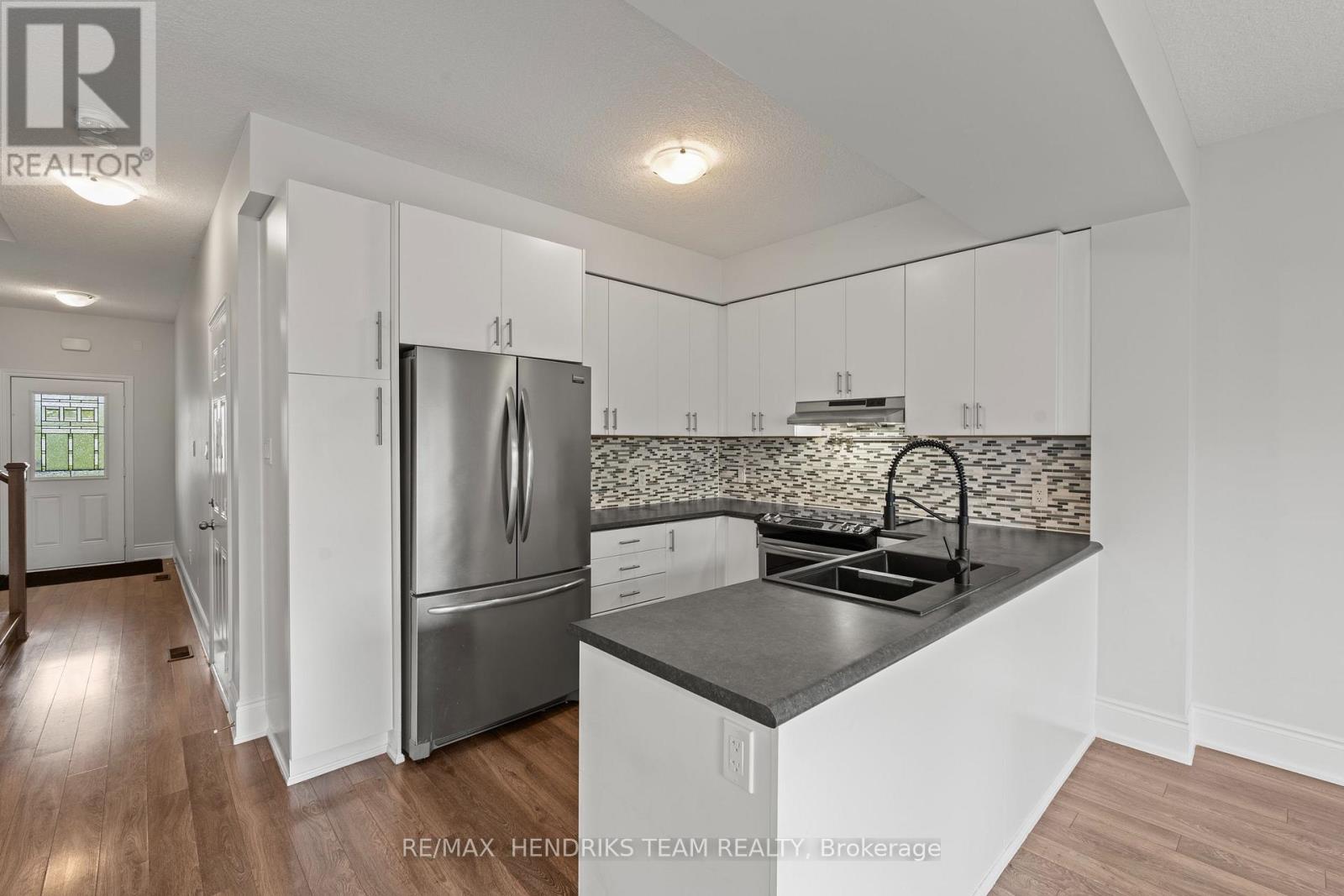 35 Sunset Way, Thorold, Ontario  L0S 1A0 - Photo 7 - X14106912