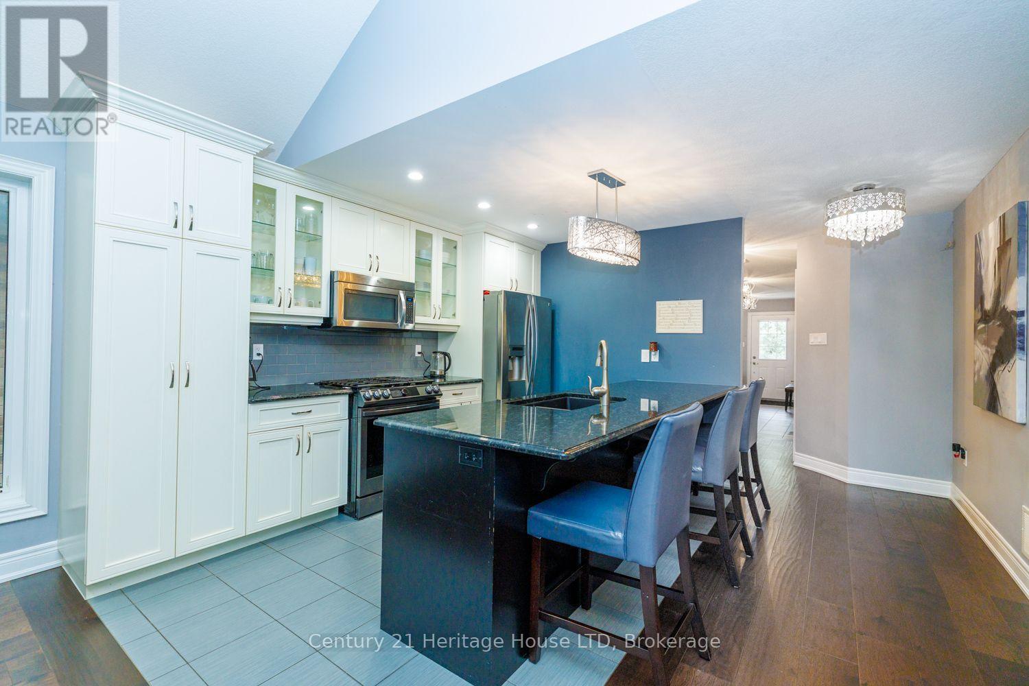 7 Kenmar Court, St. Catharines, Ontario  L2P 0E4 - Photo 8 - X14107590
