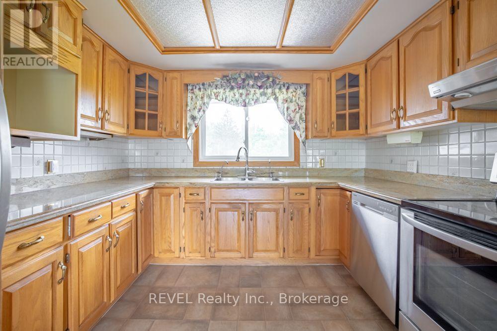 2229 Houck Crescent, Fort Erie, Ontario  L2A 5M4 - Photo 10 - X14107742