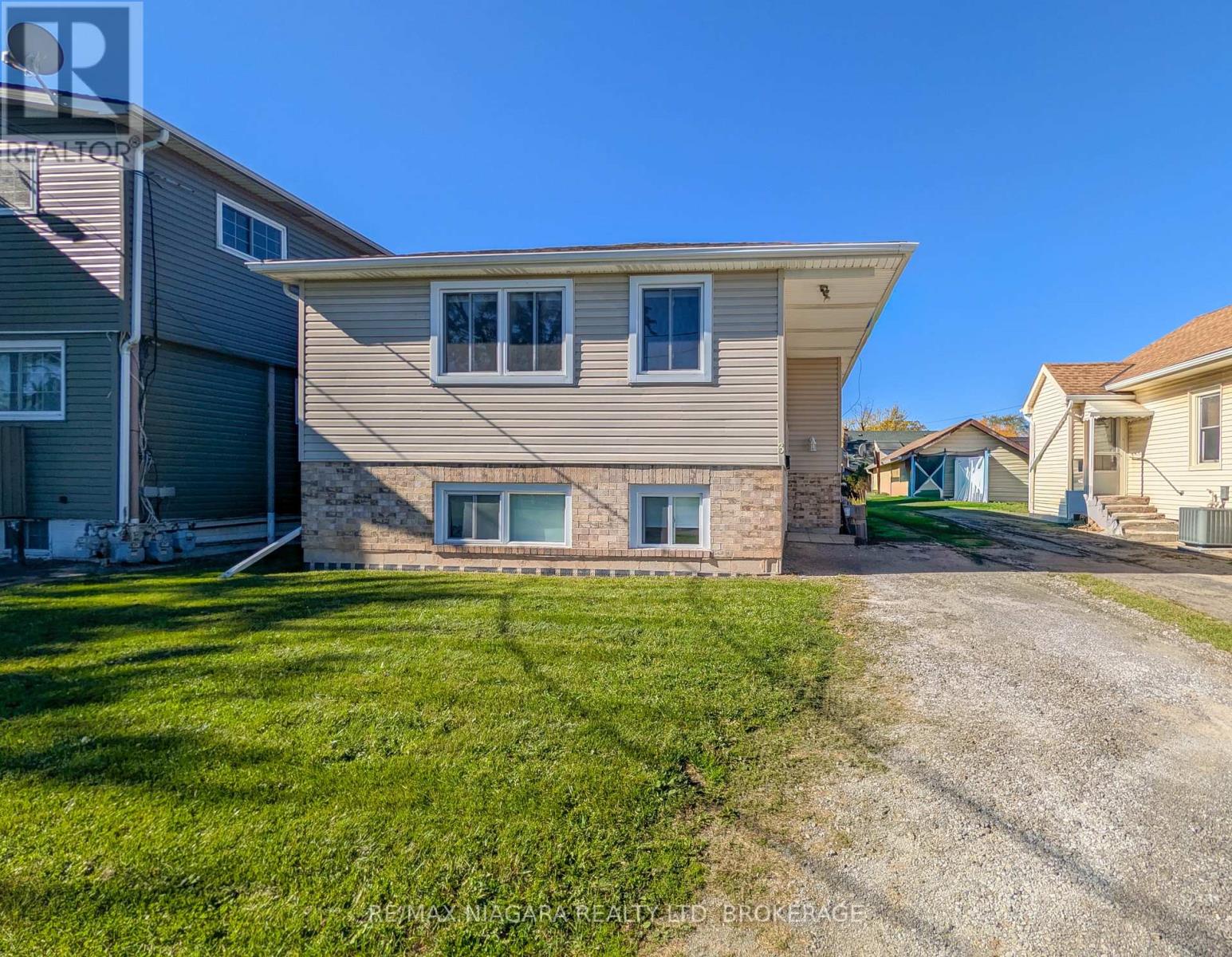 3 Klines Avenue, Welland, Ontario  L3C 1Z7 - Photo 2 - X14109118