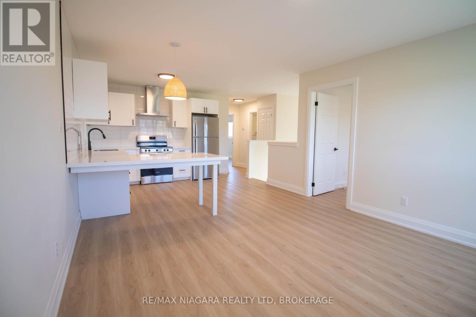 3 Klines Avenue, Welland, Ontario  L3C 1Z7 - Photo 3 - X14109118
