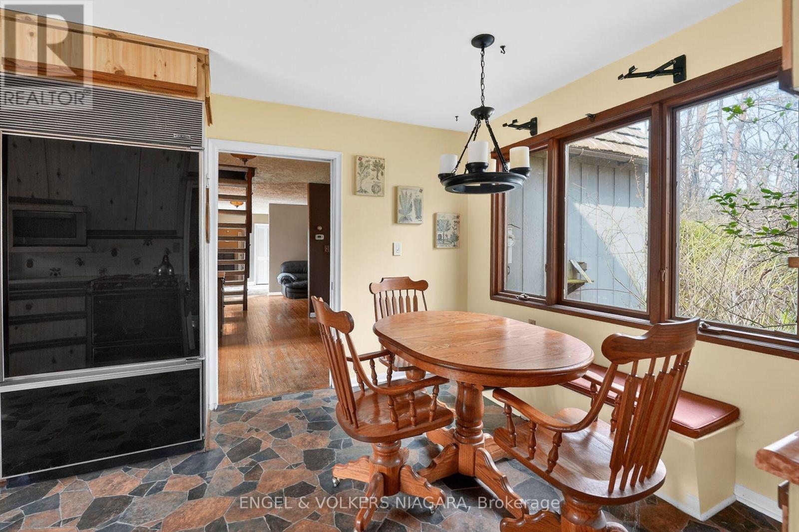 41 Park Road S, Grimsby, Ontario  L3M 4E7 - Photo 13 - X14109810