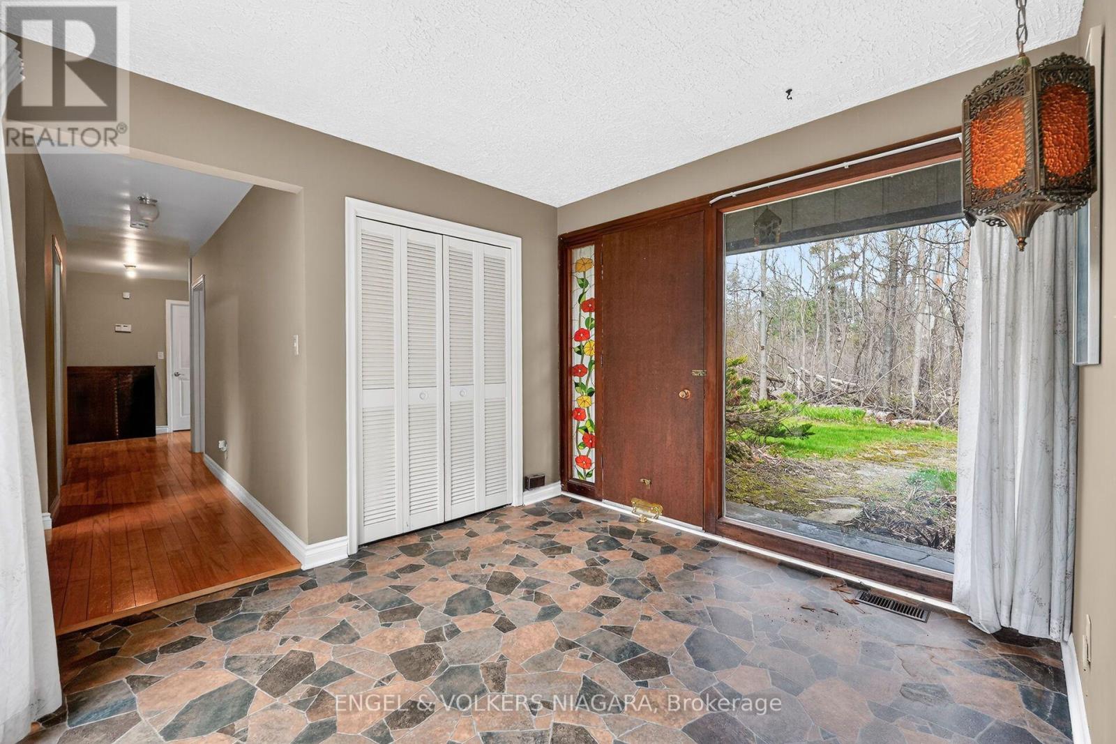 41 Park Road S, Grimsby, Ontario  L3M 4E7 - Photo 16 - X14109810