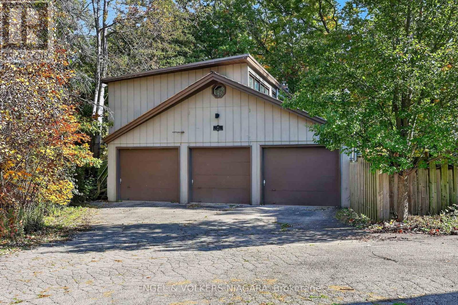 41 Park Road S, Grimsby, Ontario  L3M 4E7 - Photo 35 - X14109810