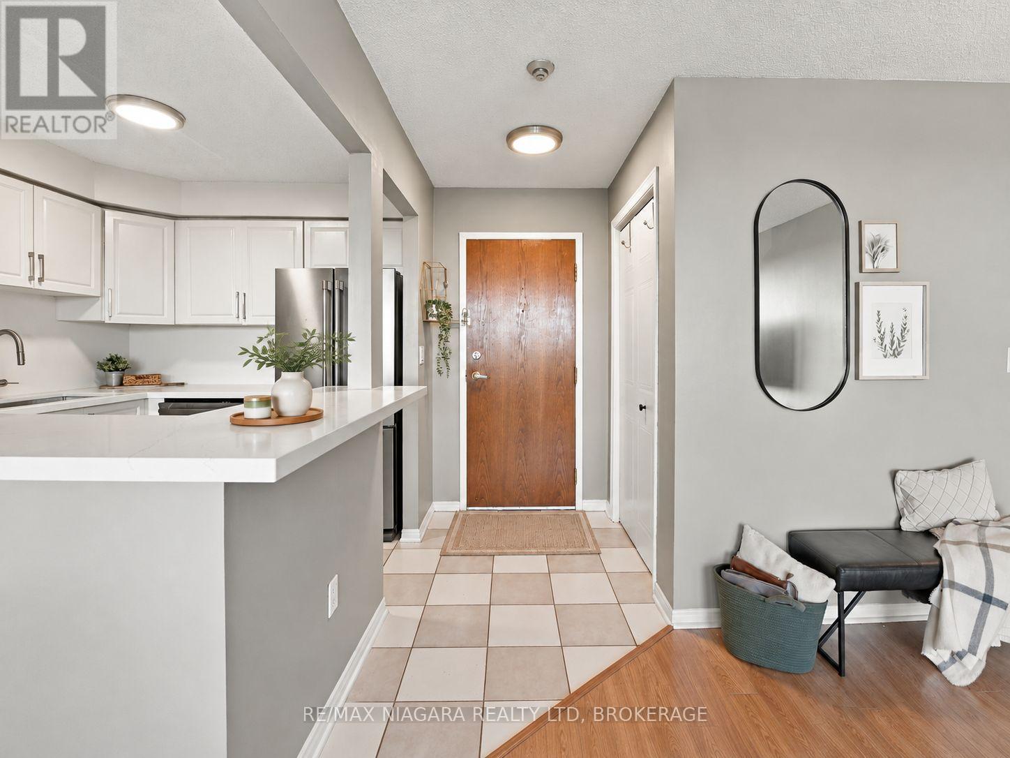 601 - 81 Scott Street, St. Catharines, Ontario  L2N 7L5 - Photo 2 - X14109858