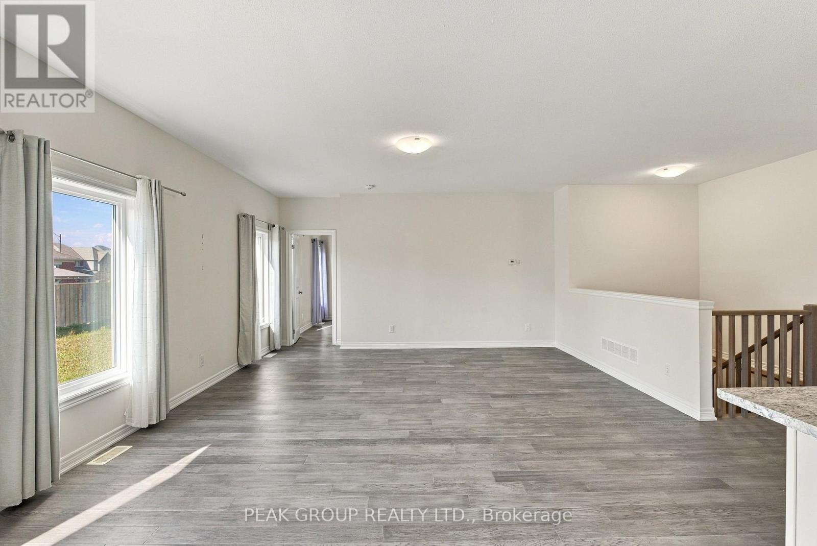21 Barker Parkway, Thorold, Ontario  L2V 0B7 - Photo 13 - X14112264