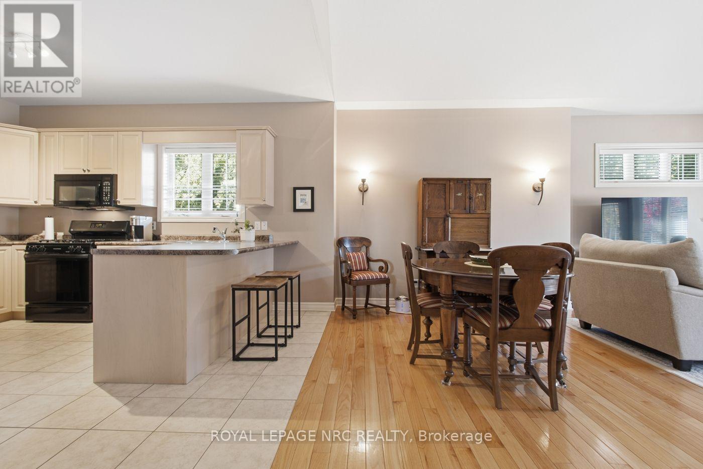 8142 Costabile Drive, Niagara Falls, Ontario  L2H 3M3 - Photo 16 - X14112288