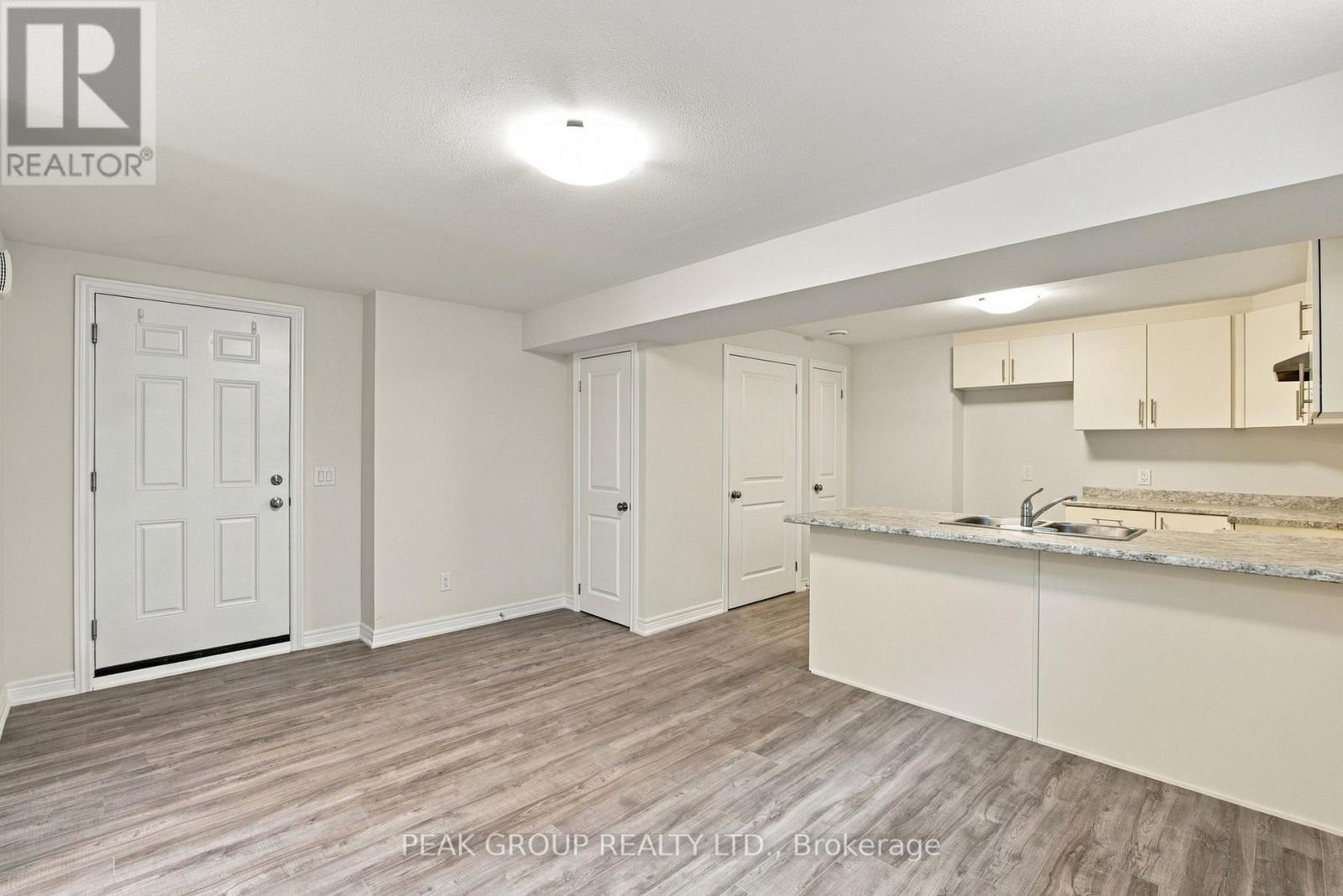 2 - 21 Barker Parkway, Thorold, Ontario  L2V 0B7 - Photo 3 - X14112300