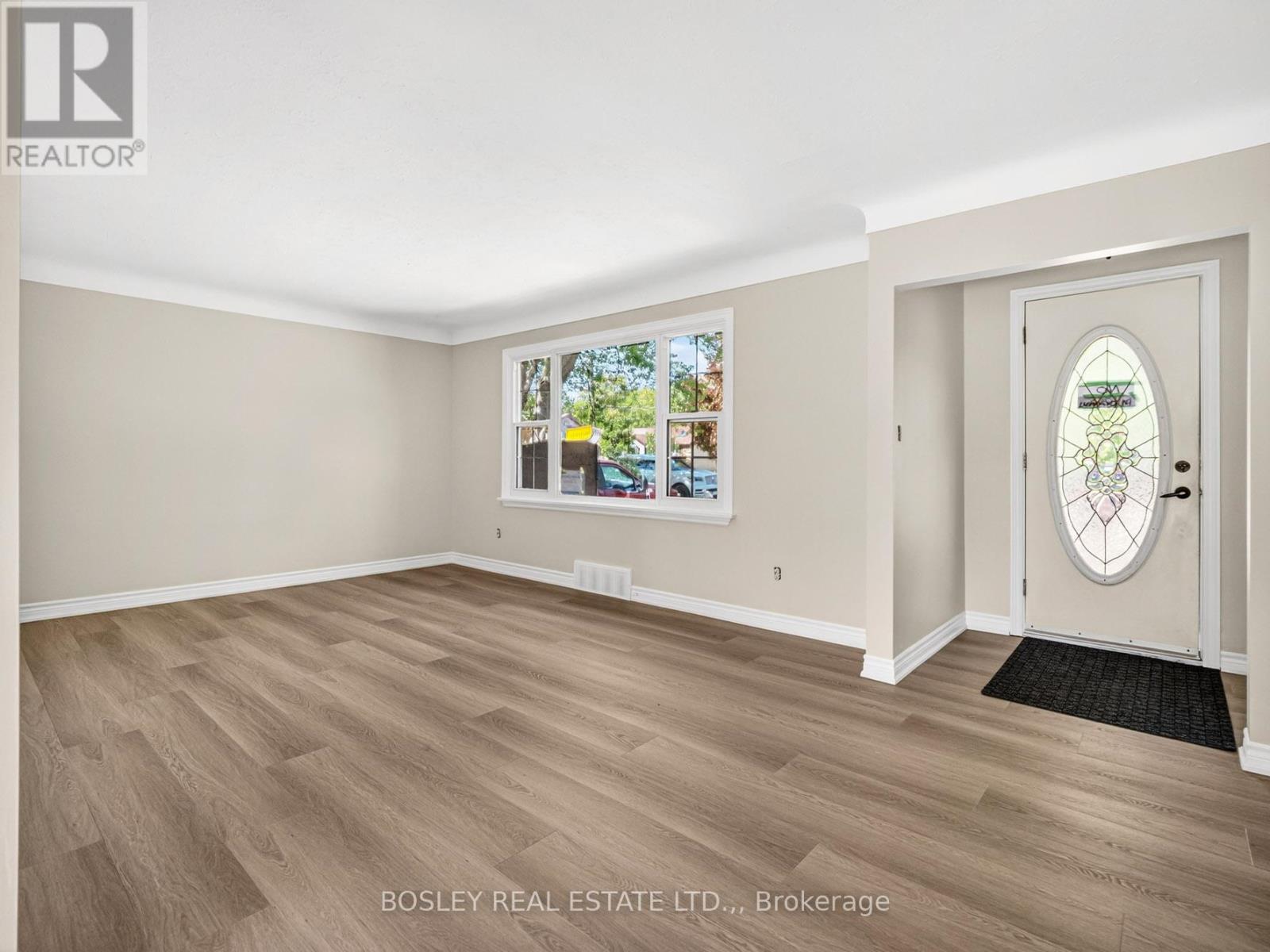 8 Pearce Avenue, St. Catharines, Ontario  L2M 2L8 - Photo 4 - X14112400
