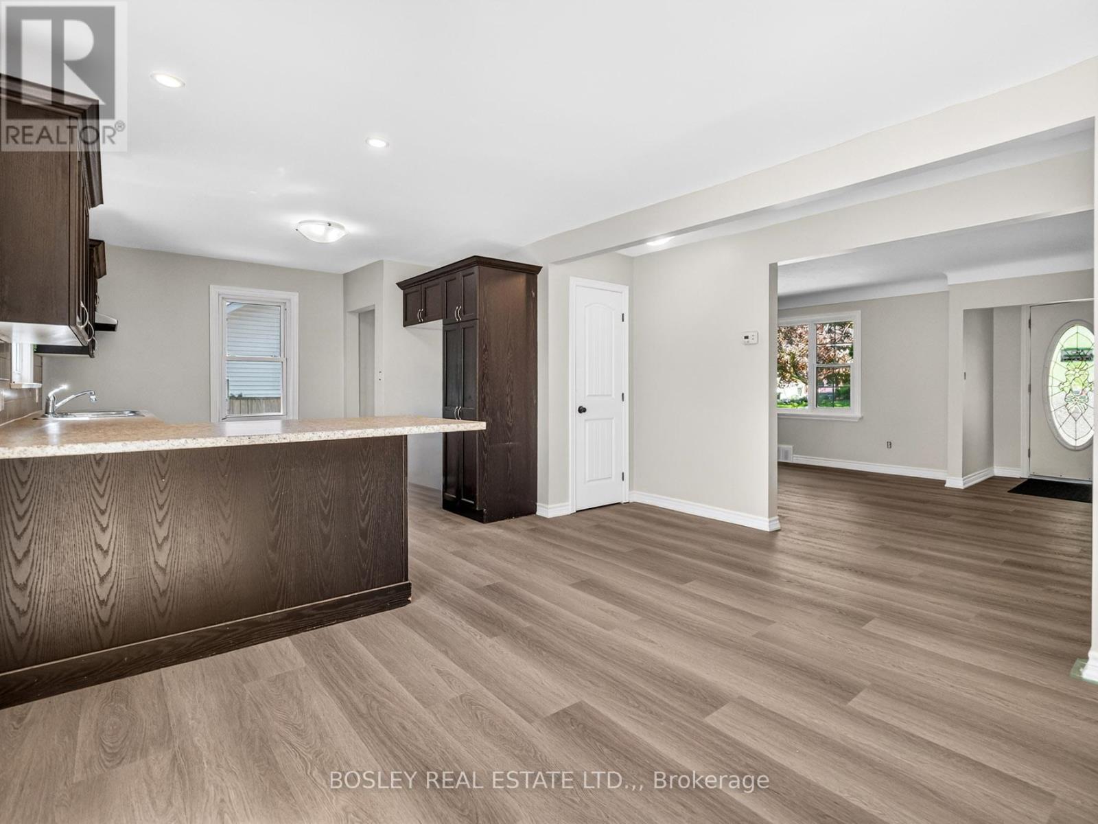 8 Pearce Avenue, St. Catharines, Ontario  L2M 2L8 - Photo 9 - X14112400