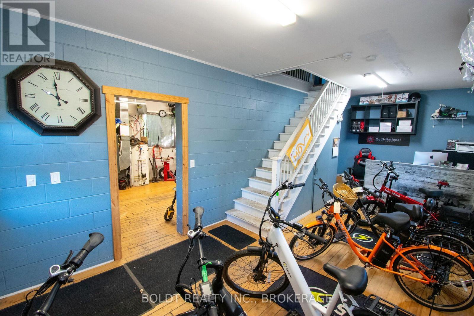 7004 Lundys Lane, Niagara Falls, Ontario  L2G 1V9 - Photo 11 - X14112404