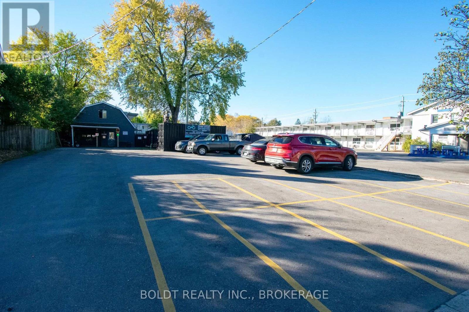 7004 Lundys Lane, Niagara Falls, Ontario  L2G 1V9 - Photo 3 - X14112404
