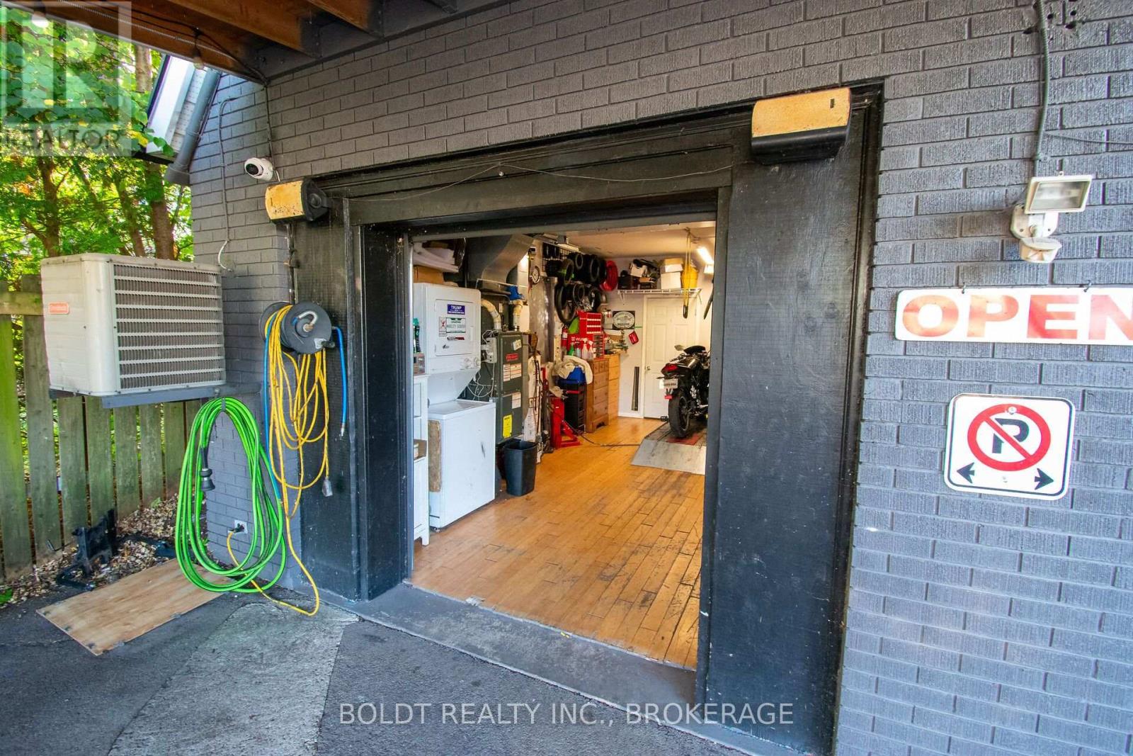 7004 Lundys Lane, Niagara Falls, Ontario  L2G 1V9 - Photo 5 - X14112404