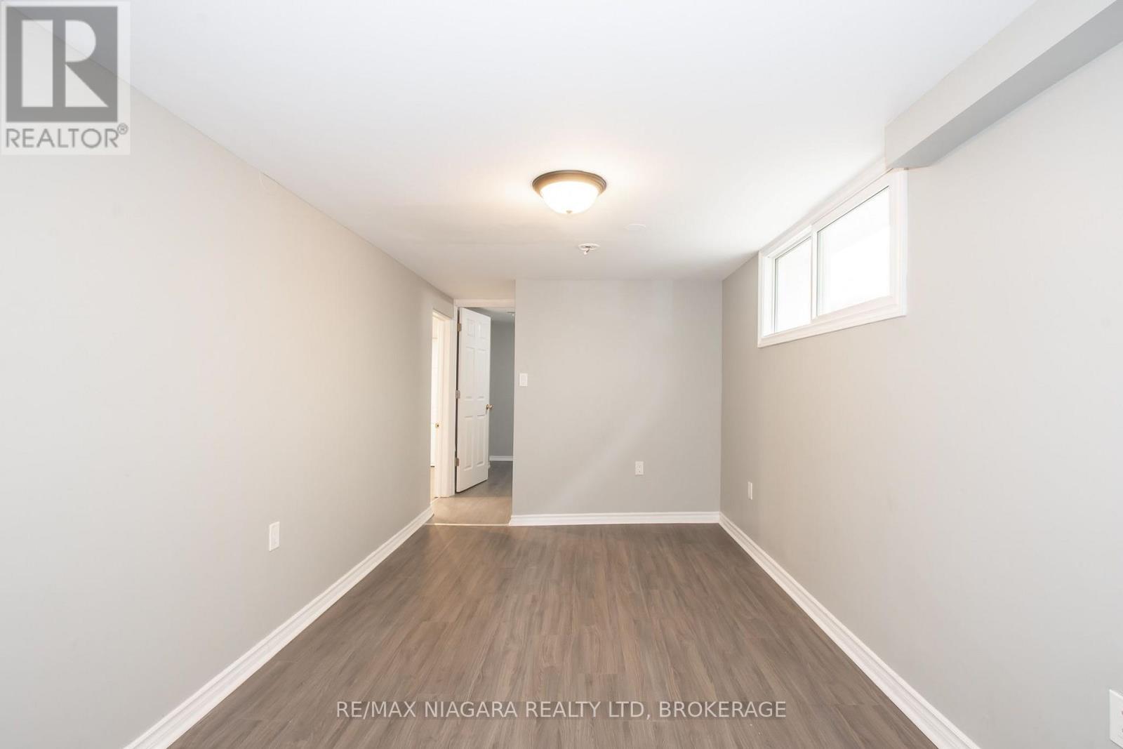 4 Manchester Avenue, St. Catharines, Ontario  L2R 1N8 - Photo 11 - X14112504