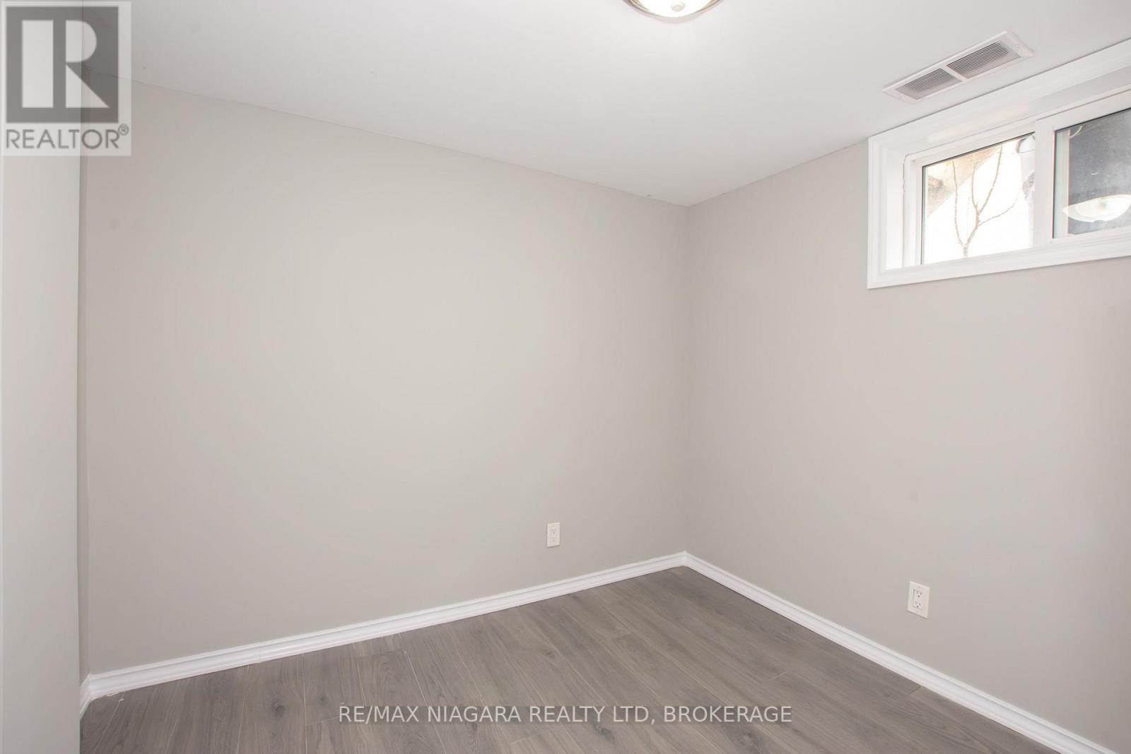 4 Manchester Avenue, St. Catharines, Ontario  L2R 1N8 - Photo 15 - X14112504