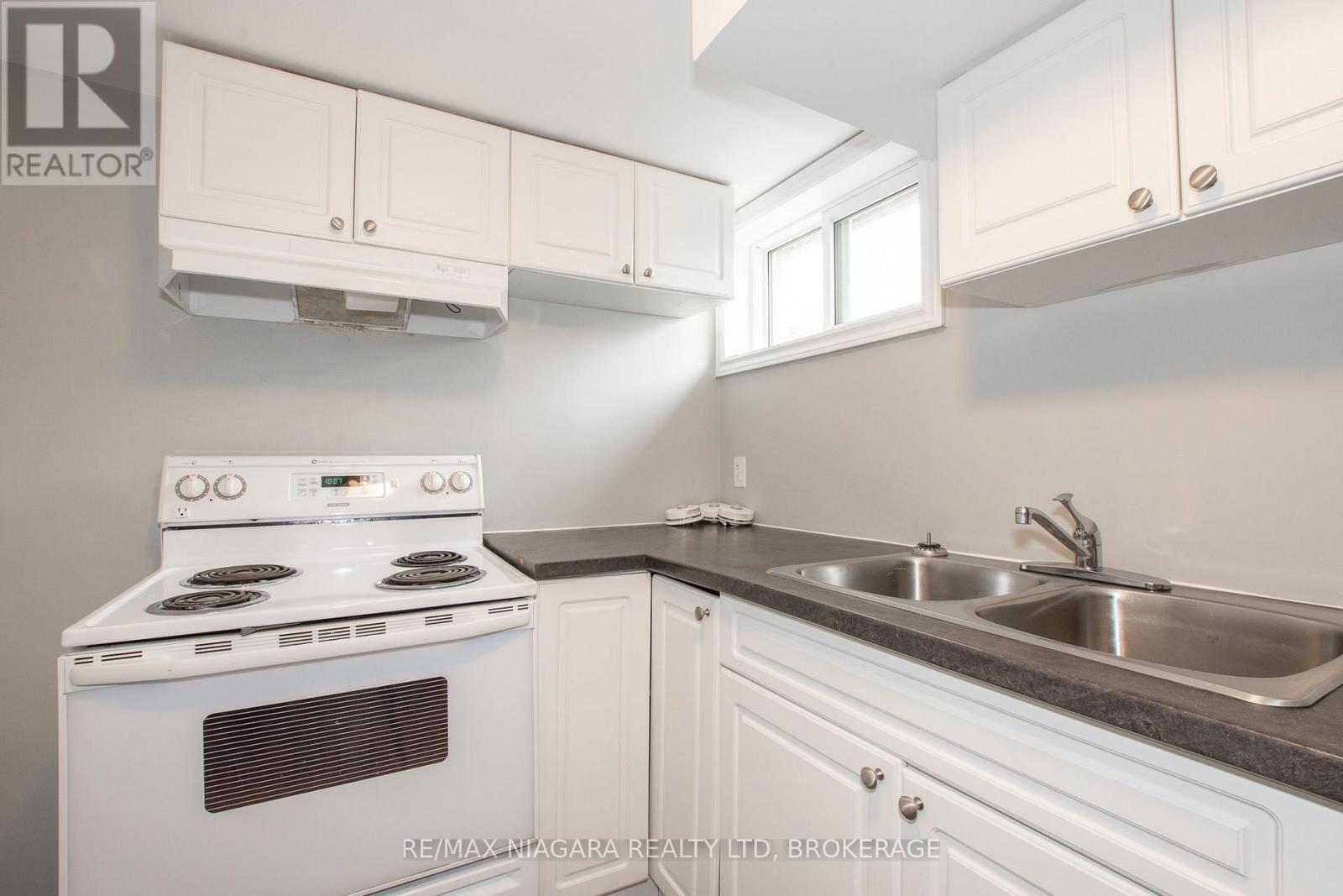 4 Manchester Avenue, St. Catharines, Ontario  L2R 1N8 - Photo 20 - X14112504