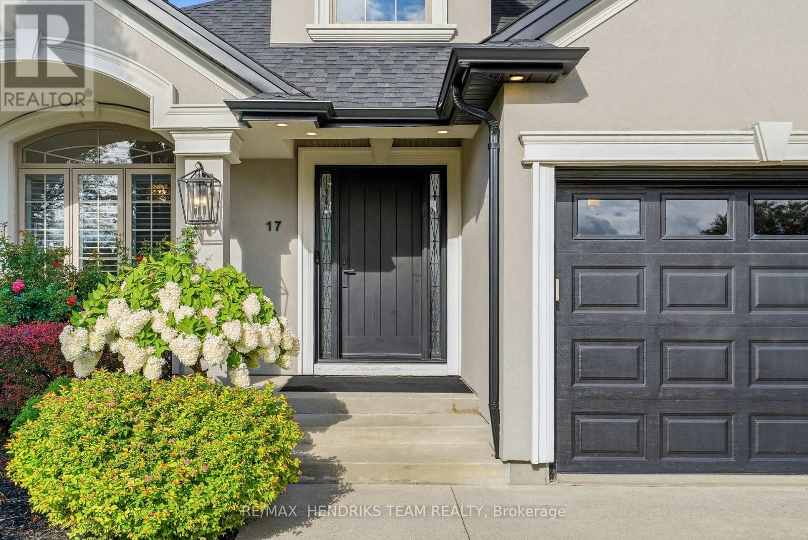 17 First Street Louth, St. Catharines, Ontario  L2W 1C7 - Photo 2 - X14112616