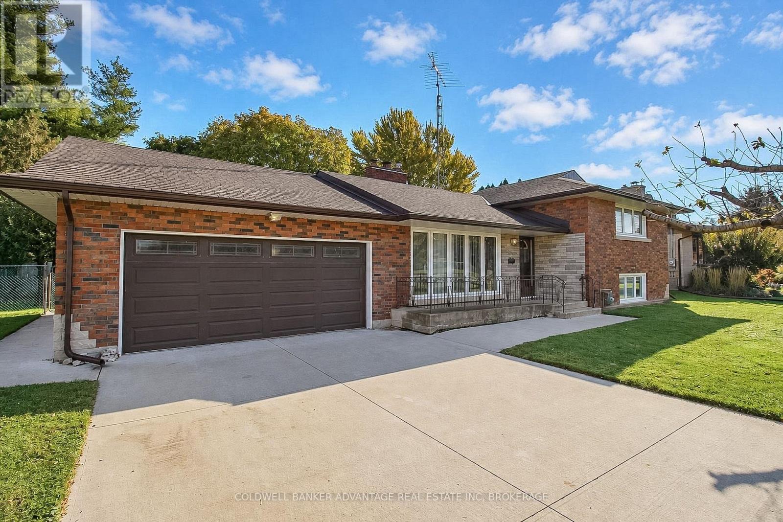 490 Niagara Street, St. Catharines, Ontario  L2M 3P5 - Photo 3 - X14113496