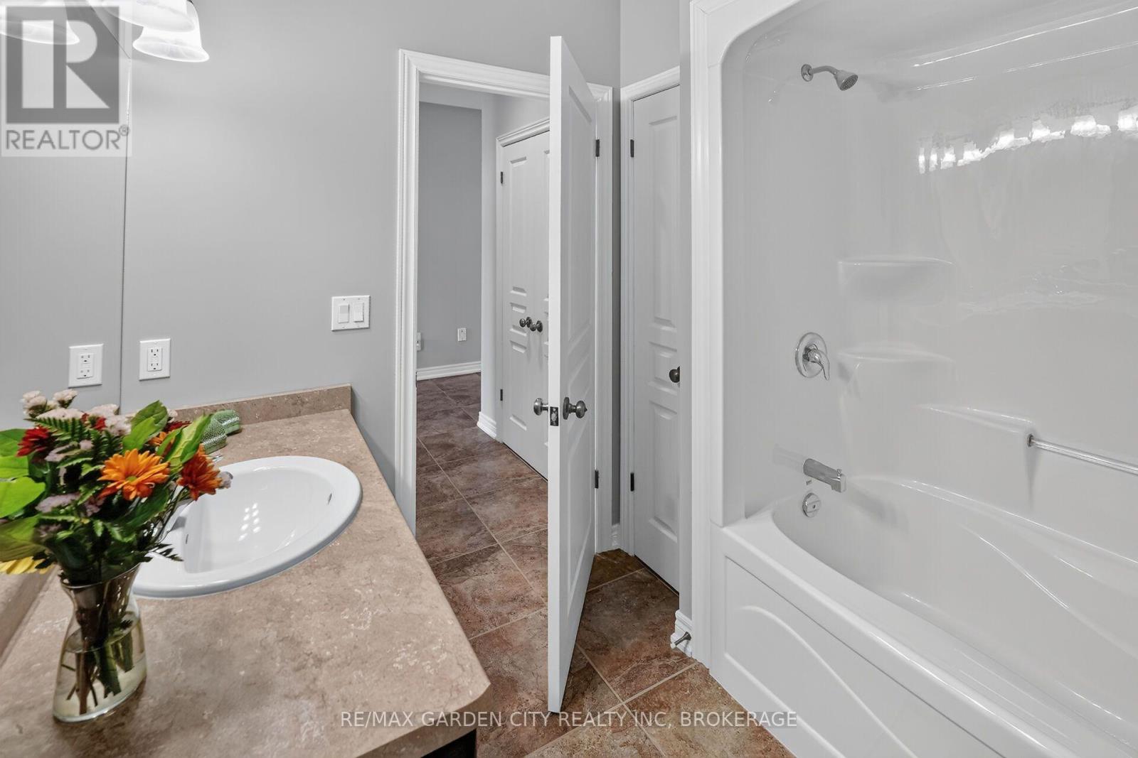 179 Falcon Drive, Welland, Ontario  L3C 0B2 - Photo 23 - X14114012