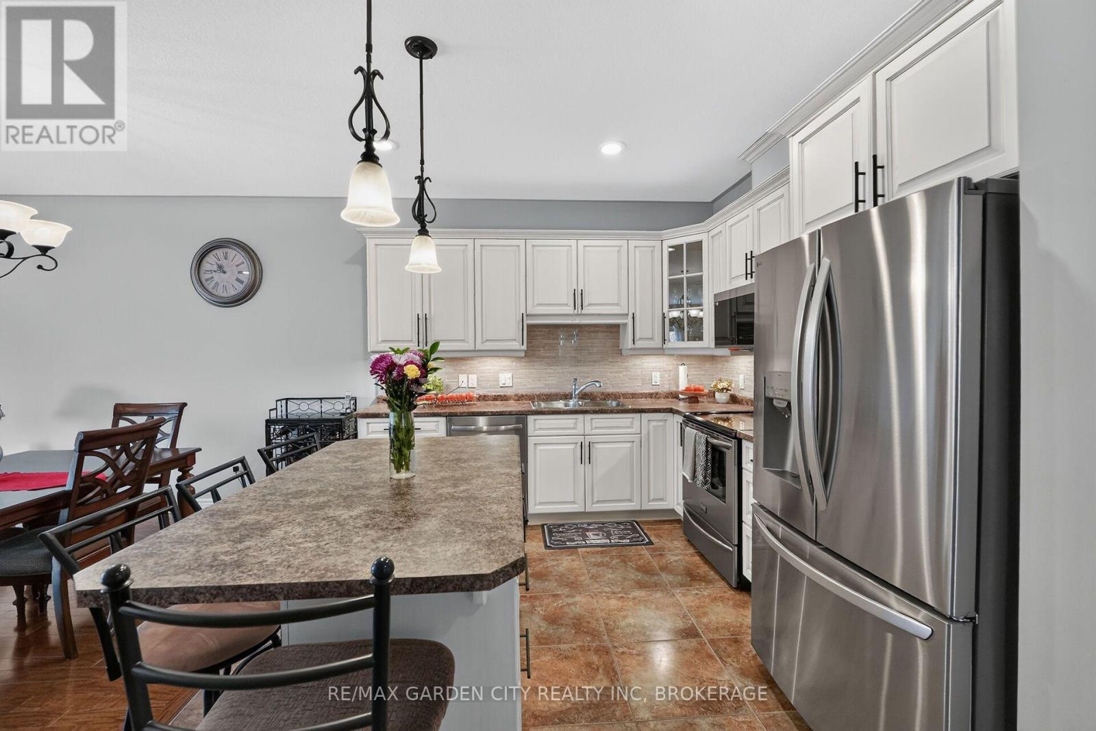 179 Falcon Drive, Welland, Ontario  L3C 0B2 - Photo 6 - X14114012