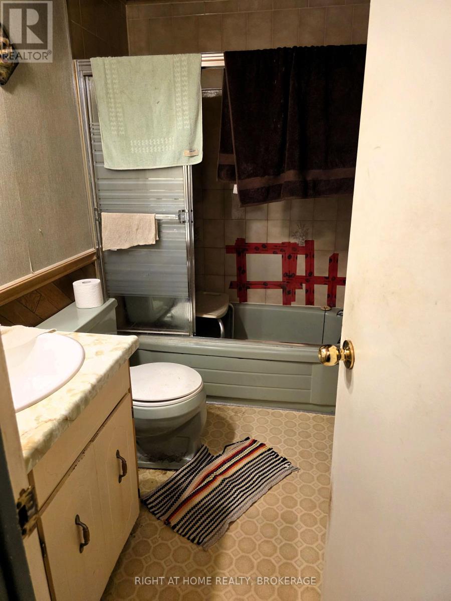 8073 Lynhurst Drive, Niagara Falls, Ontario  L2H 2A3 - Photo 3 - X14114038