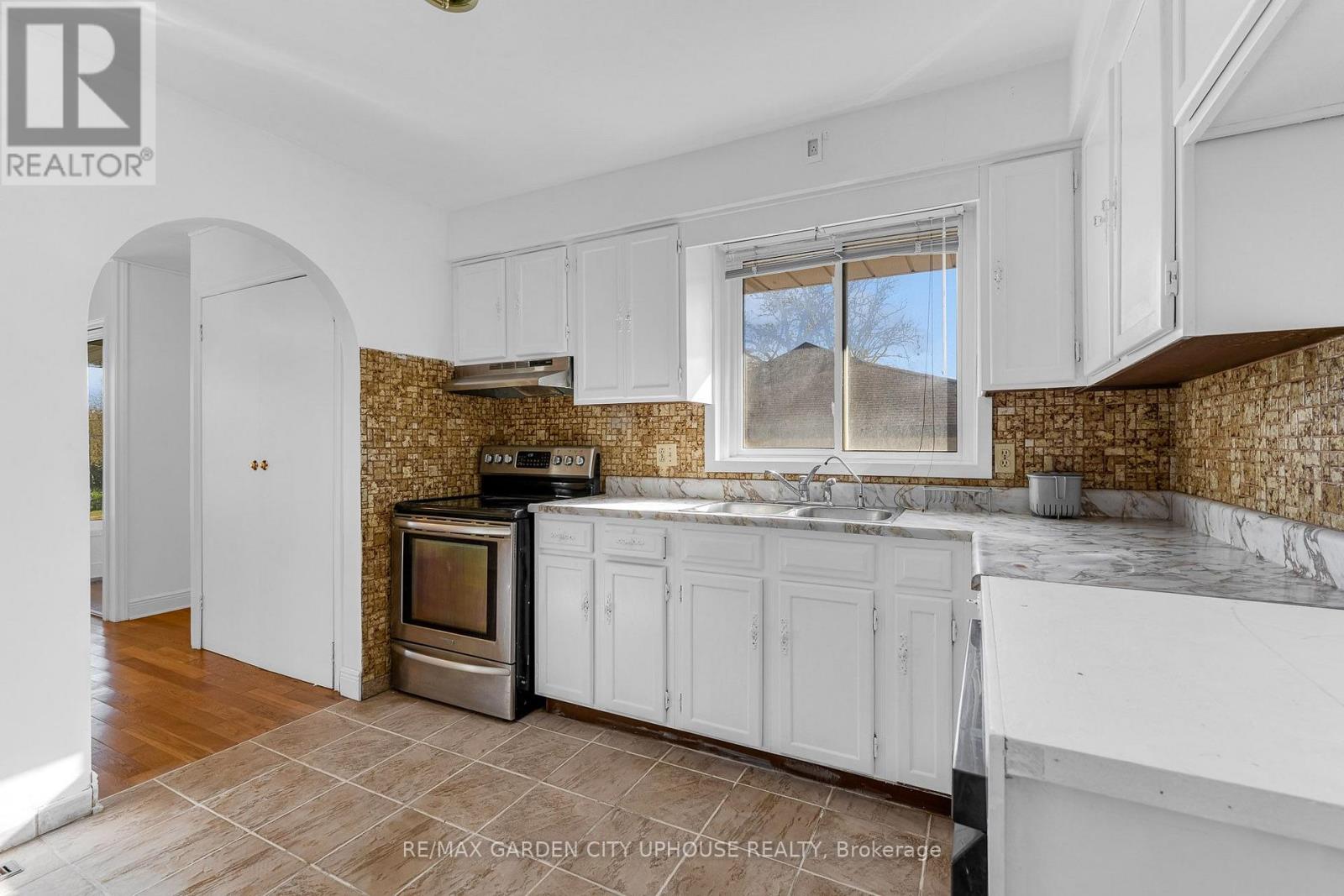 Main Floor - 3083 Portage Road, Niagara Falls, Ontario  L2J 2J8 - Photo 6 - X14114336