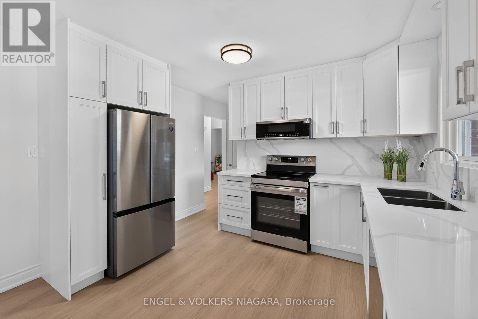 6773 Crawford Street, Niagara Falls, Ontario  L2E 5Z6 - Photo 11 - X14114344
