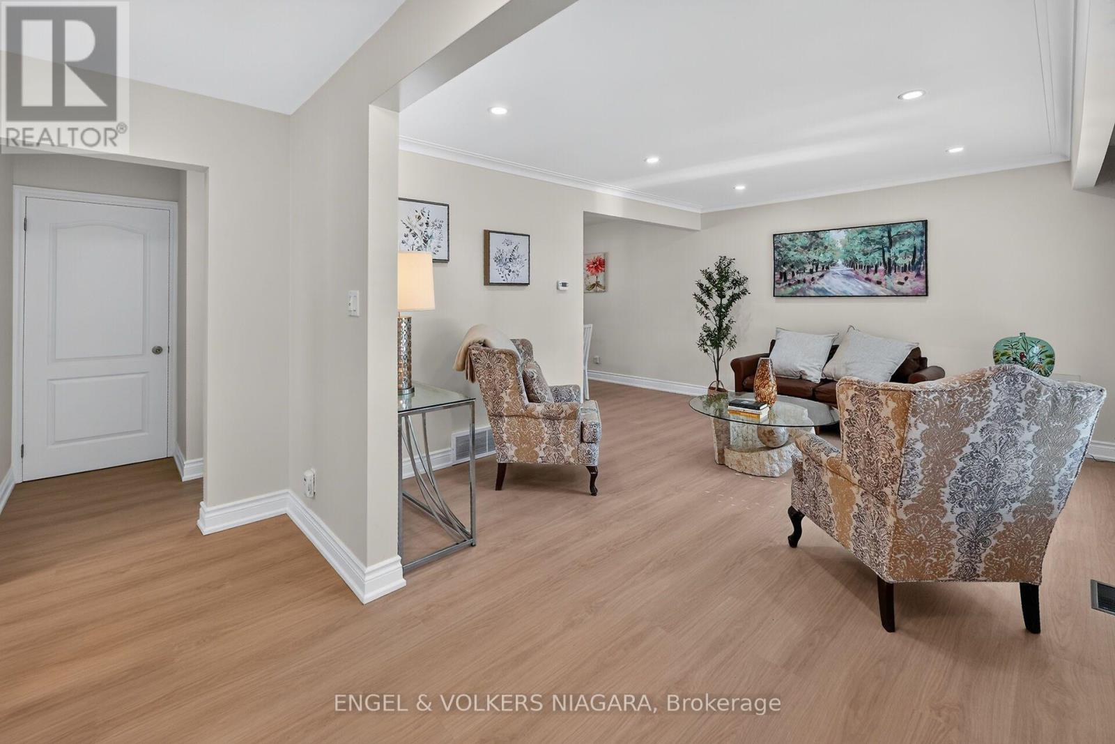 6773 Crawford Street, Niagara Falls, Ontario  L2E 5Z6 - Photo 5 - X14114344