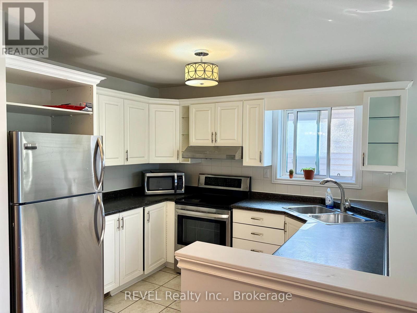 A - 204 Oakdale Avenue, St. Catharines, Ontario  L2P 2K7 - Photo 5 - X14115232